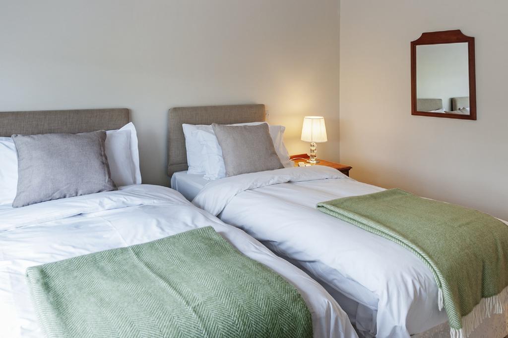 Hurtwood Hotel Peaslake Eksteriør bilde
